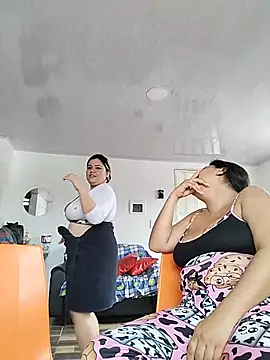 Chat +18 de Sara_y_Amy ao vivo