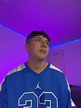 XXX chat uživo modela OLIVER_K