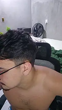 Chat +18 de Yunan00 ao vivo