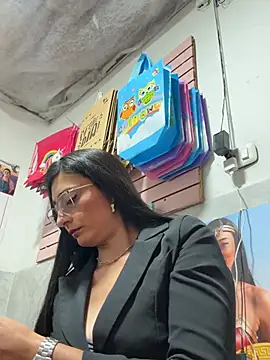 IsabellaMariet live XXX chat