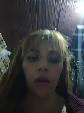 הופעת וובקאם של Isabella__Risky