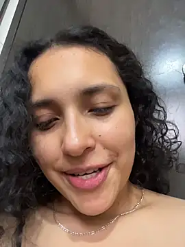 Lucy_Marin Chat XXX in diretta