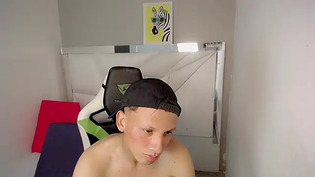 Pokazy przed kamerką – Luca_twinkk