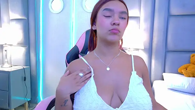 Chat +18 de GabyMoreau ao vivo