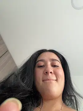 חדר צ'אט בשידור חי של Nina_lovi