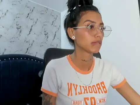 KarlaSlutSkinny__ Live XXX Chat