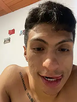 Pertunjukan Kamera Web ApoloCruz