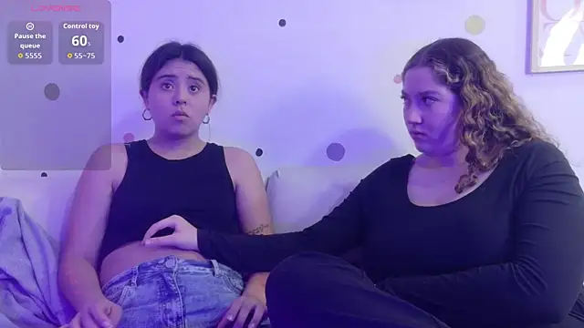 แชท XXX สดของ Emilyblosom-y-MiaRose
