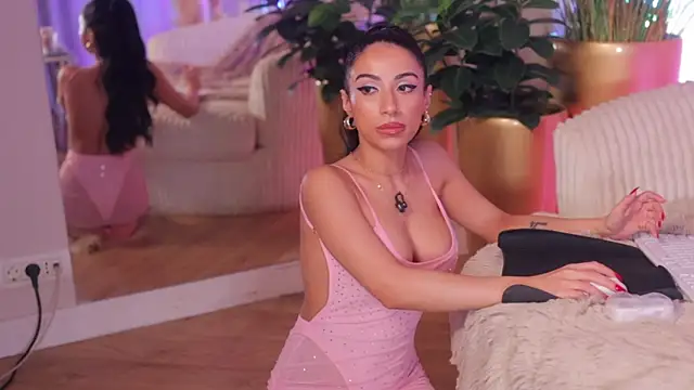 Anais_Bloom Adlı Modelin Canlı XXX Sohbeti