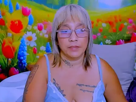 دردشة indianroxy الجنسية المباشرة