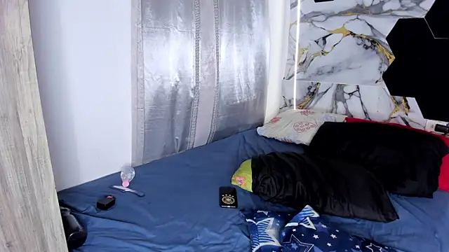 Goldendesirexx's Live XXX Chat