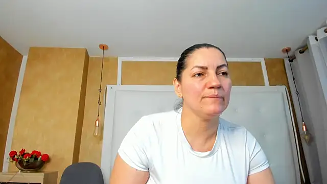 XXX chat uživo modela Heidy_milf