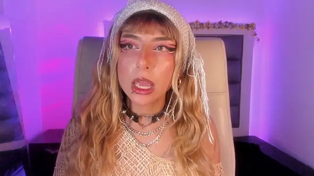 צ'אט XXX בשידור חי של adhalee_js