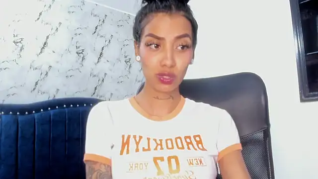 KarlaSlutSkinny__: онлайн-секс-чат