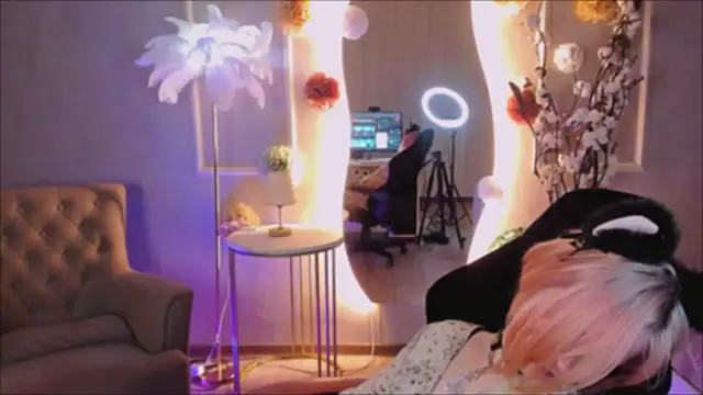 Miiu_miiu élő XXX-chatje