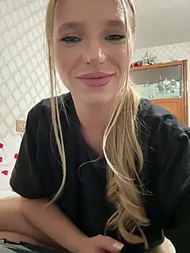 adel_secret's Live XXX Chat