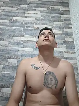 Tiger_cryad élő XXX-chatje