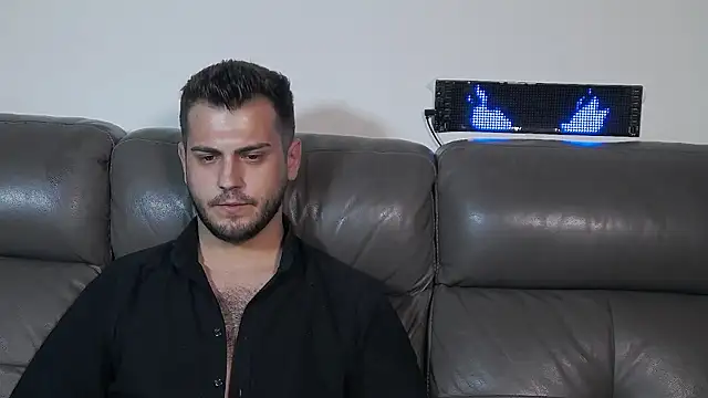 CrazyDom1 Adlı Modelin Canlı XXX Sohbeti