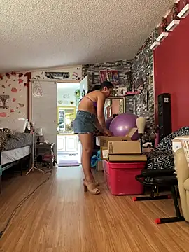 הופעת וובקאם של TranSexualJade95