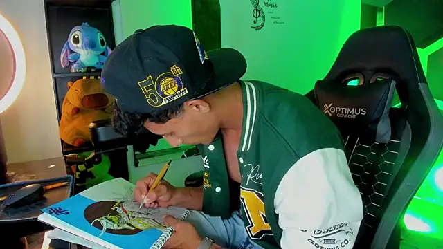 Živý XXX chat MaxiimoRomano_