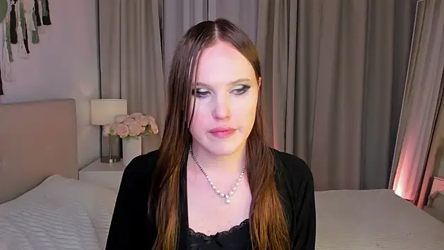 EffieMinki Chat XXX live