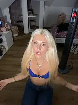 MimiLliiyy Webcam-Show