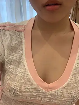 -Bibi-18のライブXXXチャット