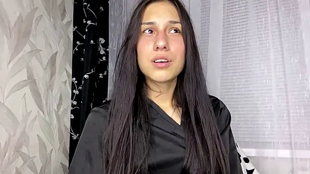 CarylOros Adlı Modelin Canlı XXX Sohbeti
