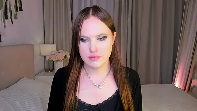 EffieMinki's Live XXX Chat