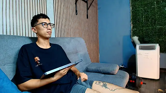 Keny_Romero's Live XXX Chat