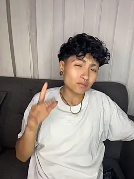 Chat +18 de ian_mathias_ ao vivo