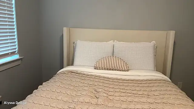 AlyssaDodge's Live XXX Chat