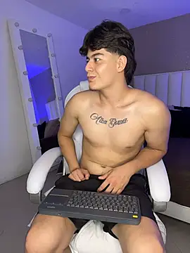 MaxCruz_n Webbikameraesitys