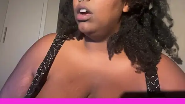 juicy_janet's Webcam Show