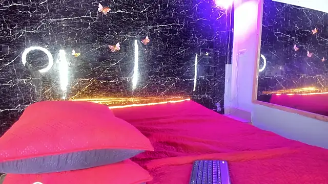 Chatroom XXX en direct de Adrian_Wolf