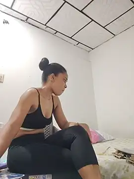 AstridMonroee 现场XXX聊天