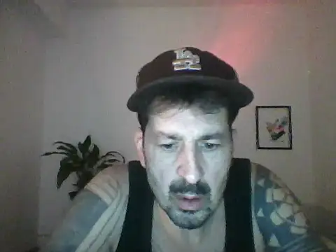 צ'אט XXX בשידור חי של DaddyCloudLatin