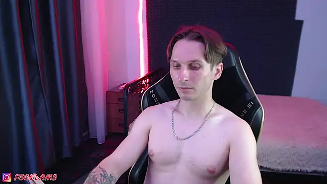 XXX chat uživo modela F666LAMEE