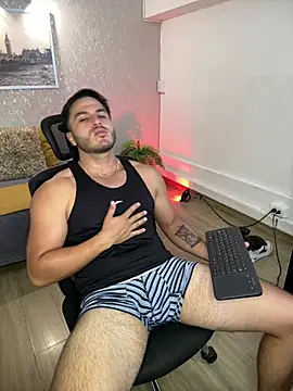 noahstevenss' Live XXX Chat