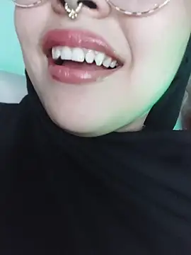 צ'אט XXX בשידור חי של Elinaax