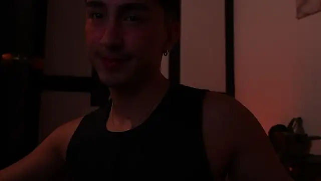 แชท XXX สดของ sweettaaron01