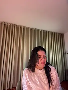 Zandrina 现场XXX聊天