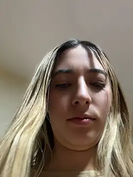 kloe__t18 Chat XXX in diretta