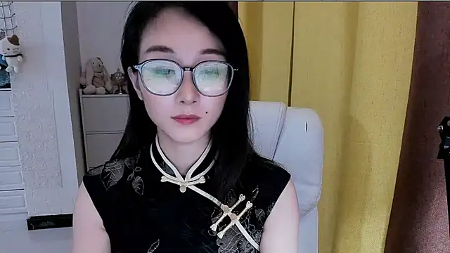 NIAN-er Adlı Modelin Canlı XXX Sohbeti
