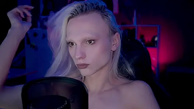 sindLyn Live XXX chat
