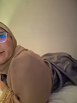 צ'אט XXX בשידור חי של Badra_Abaid
