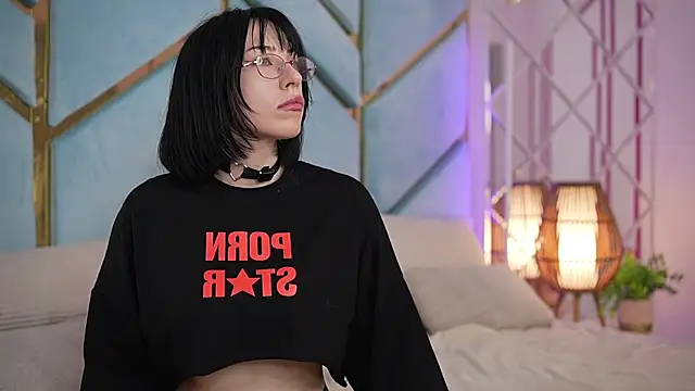 KettyFlo: διαδικτυακό σόου στην κάμερα