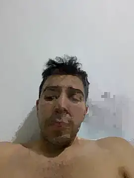 Justwomenfucker: διαδικτυακό σόου στην κάμερα