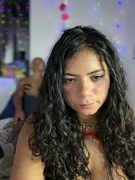 Chatroom XXX en direct de Simone_Miller