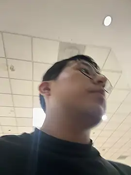 Živý XXX chat andrewmhilton_